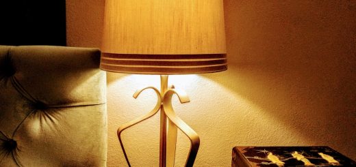 Photo brass bedside lamp